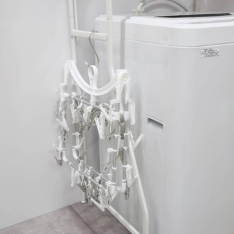 逆さに吊るして、コンパクトに収納できます