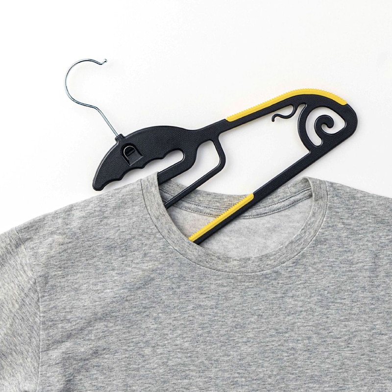 首元に切り込み入り