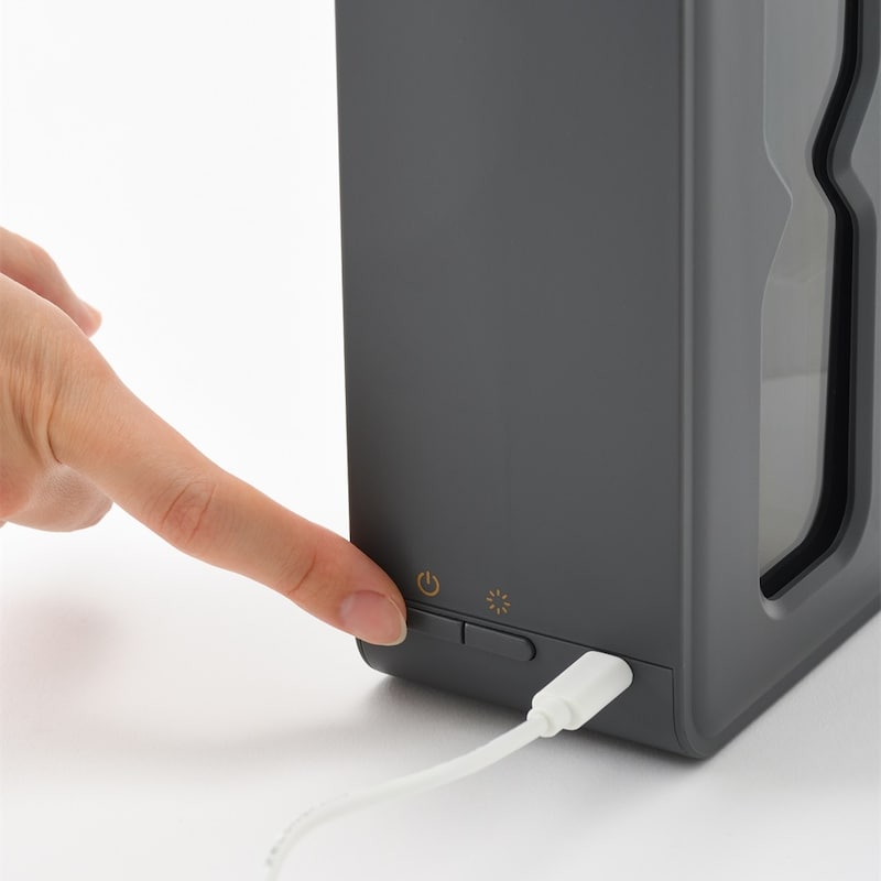 運転中にライトスイッチを押すごとにライトの明るさが切り替わります