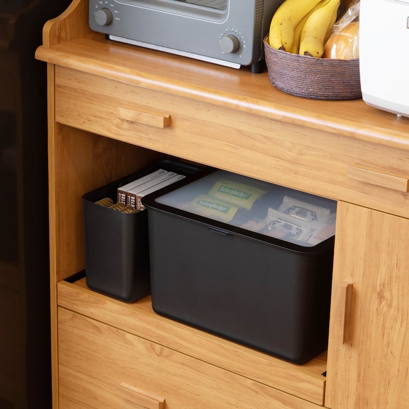 レンジ台や食器棚といったオープンスペースに出しっぱなしにできるスマートなデザイン