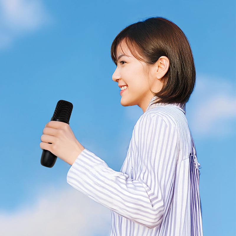 楽曲のボーカル(歌声)を抑えてカラオケのように楽しめる「ボーカルダウン機能」を搭載