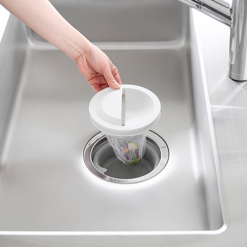 汚れたネットになるべく触れずに着脱ができます