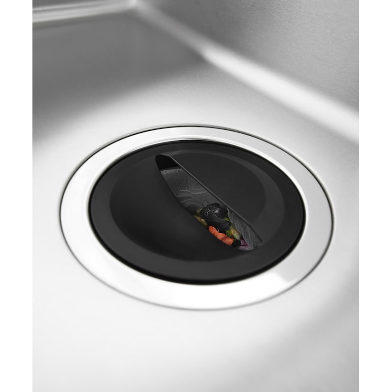 広い間口で生ごみなどを処理しやすい構造