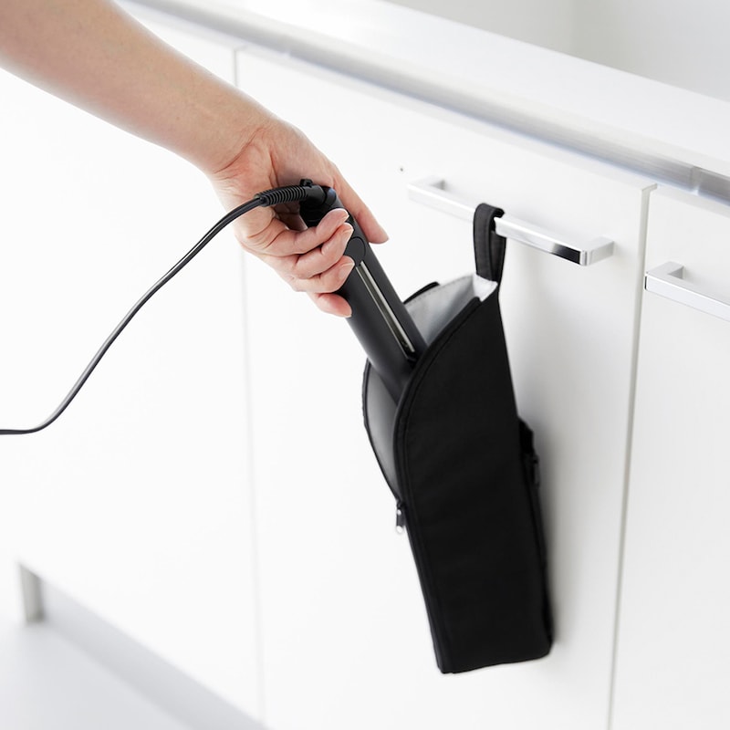 吊るして浮かせることで洗面所もスッキリ