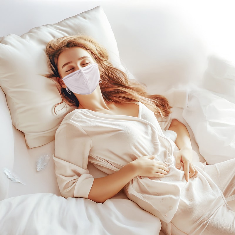 極上シルクに包まれる、うるおいナイトケア