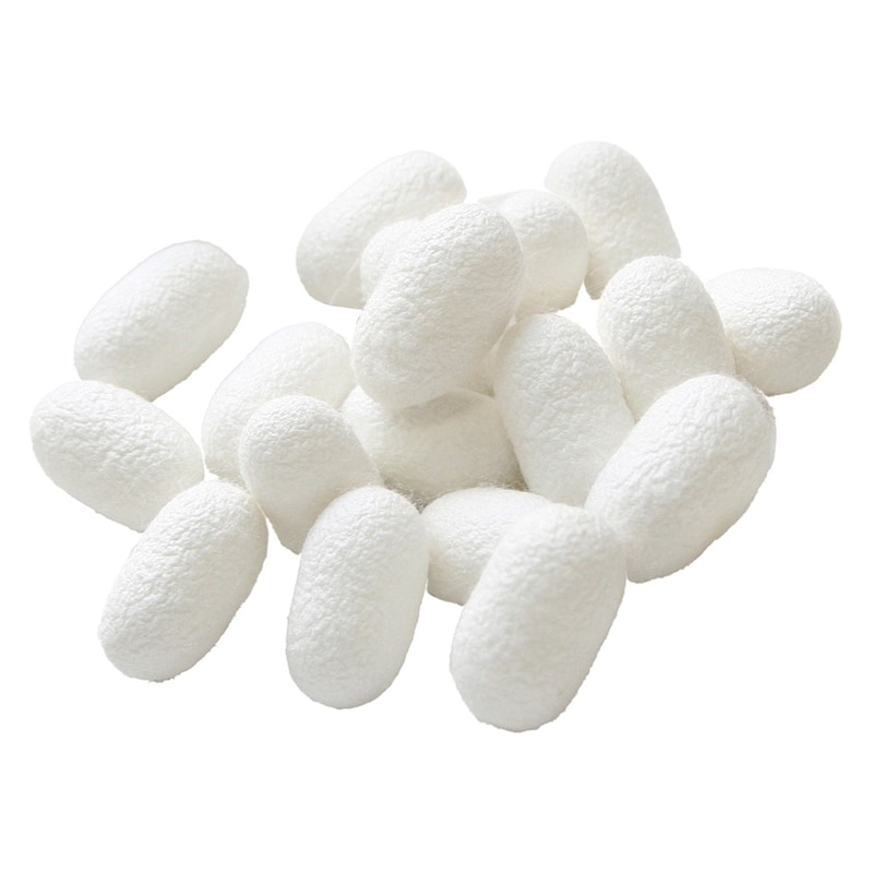 丈夫で高級感のある肌さわりの「正絹」を使用