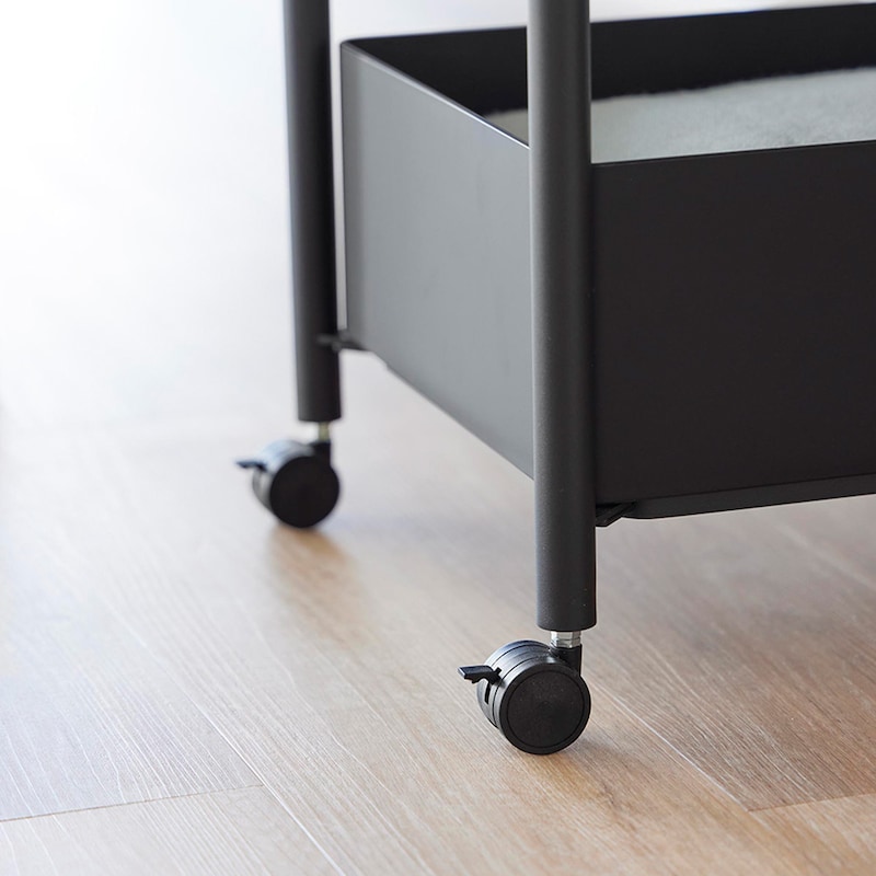 キャスター付きなので、移動がスムーズ