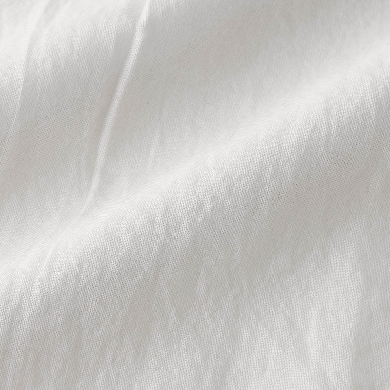 身生地はほのかに透ける軽やかな綿100%素材