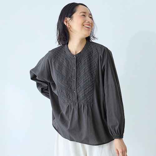 ピンタック＆レース使いブラウス