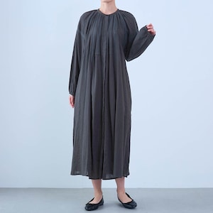 モデル身長168cm／M～L ※写真は撮影用のため着丈+6cmになります。