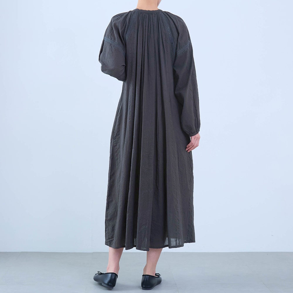 モデル身長168cm／M～L ※写真は撮影用のため着丈+6cmになります。