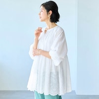 オフホワイト