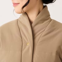 高めの襟で冷気を遮断