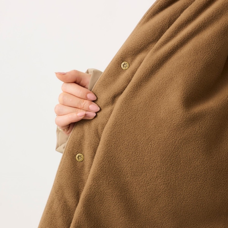 裏地はあたたかいフリース素材