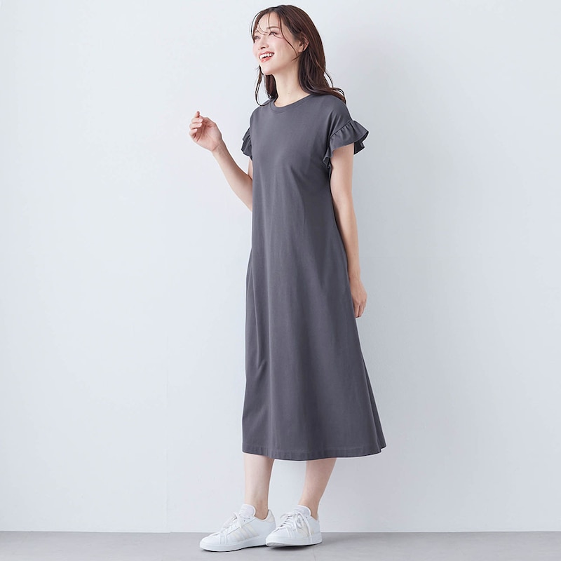 チャコールグレー