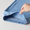 吸水速乾と接触冷感機能で暑い日でもデニムをたのしめる