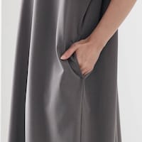 両サイドには便利なポケット付き