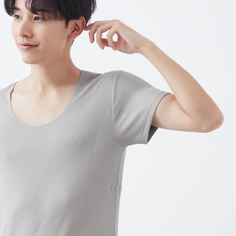 身生地二重の汗取りパッドで気になる脇汗もカバー