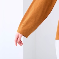 袖口にはタック入りでシンプルながらもデザイン性も◎