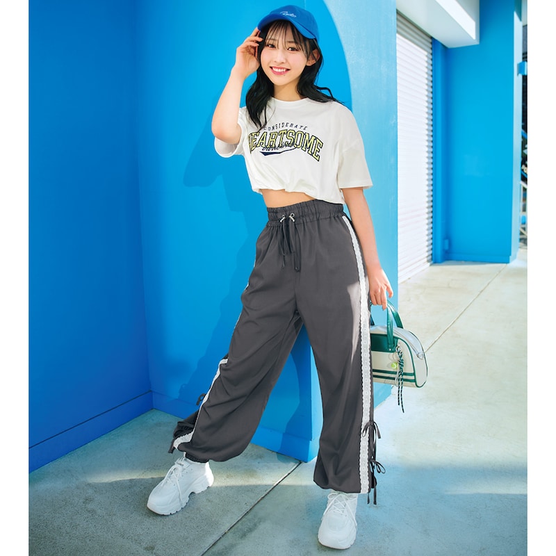 オフホワイト／モデル身長160cm・サイズJ-M