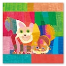 ペルシャ猫がカラー色をながめながら嬉しそうな表情