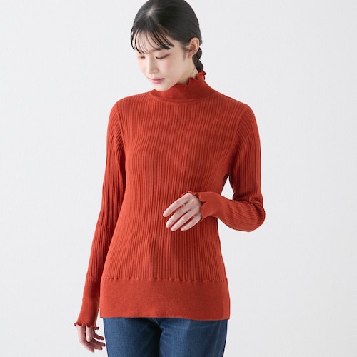 綿素材のリブハイネックニット