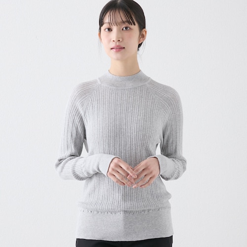 綿素材のリブクルーネックニット