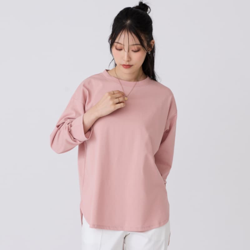 サーモンピンク