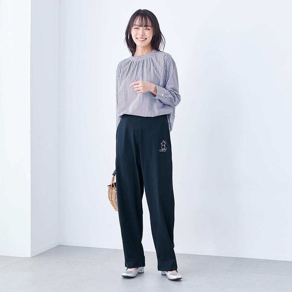 モデル身長165cm／M ※写真は撮影用のため股下+3㎝になります。