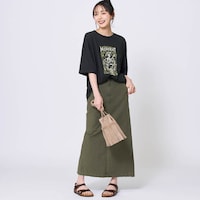 モデル身長165cm／S～M　リメンバーミー（ブラック）着用