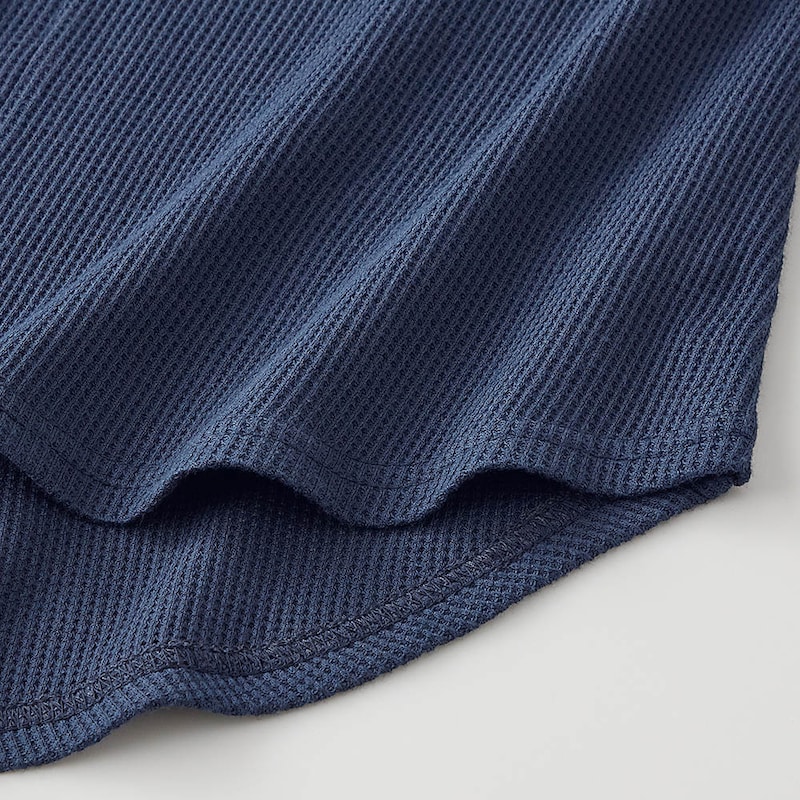 綿混の吸水速乾機能素材で汗をかいてもサラッと快適