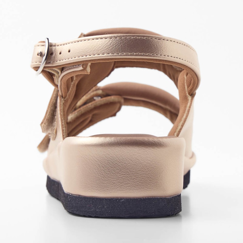 適度な厚みとしなりがあるソール