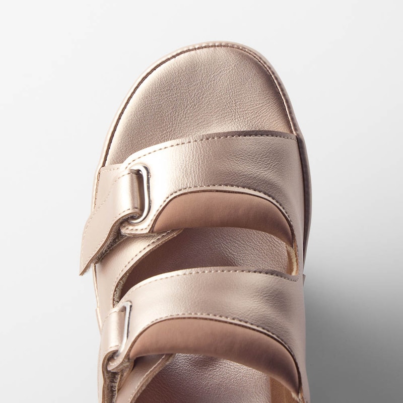 ワンタッチテープで調整できるベルト