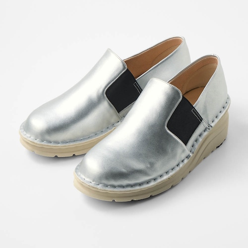 【返品送料無料】 ※ハネカルふわふわスリッポン【軽量】