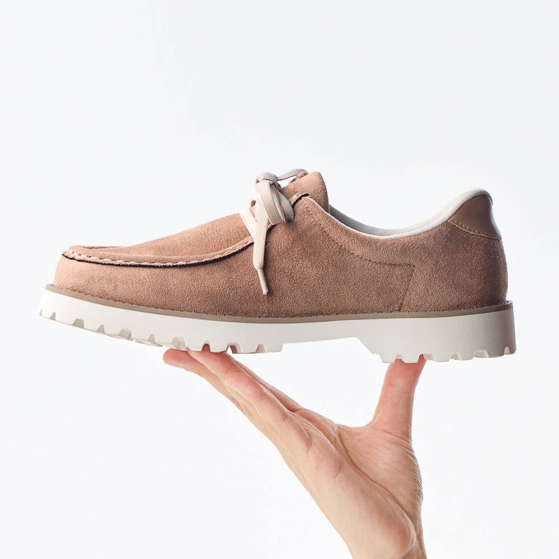 軽量で歩きやすい