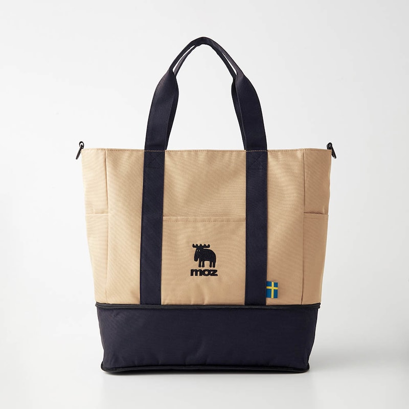 底ファスナーを開ければ約11cmの拡張が可能