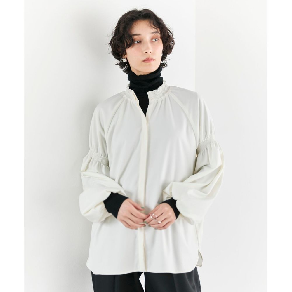 【オンワード樫山】【#Newans/ハッシュニュアンス】シャーリングネックボリュームスリーブブラウス