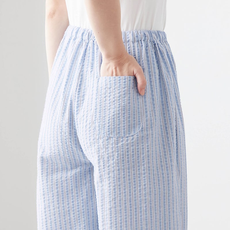 パンツの右後ろには便利なポケット付き