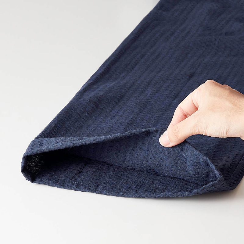 速乾性が高く肌に張り付かないサッカー素材