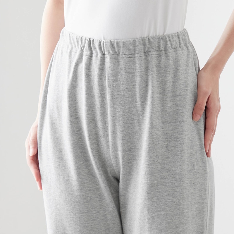 ウエストは総ゴム仕様でらくちん