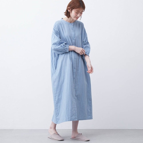 羽織るだけでも様になるコットンガーゼ七分袖ワンピース
