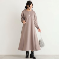 モデル身長168cm／M　※写真は撮影用のため身丈+5㎝となります。（モカ）