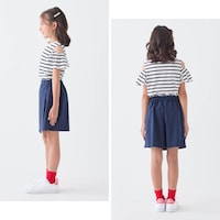 ネイビー／モデル身長126cm・130サイズ着用