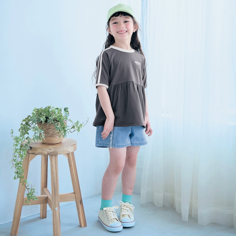 ライトブルー／モデル身長114cm・サイズ110