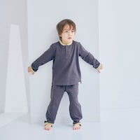 チャコール／モデル身長107cm・110サイズ着用