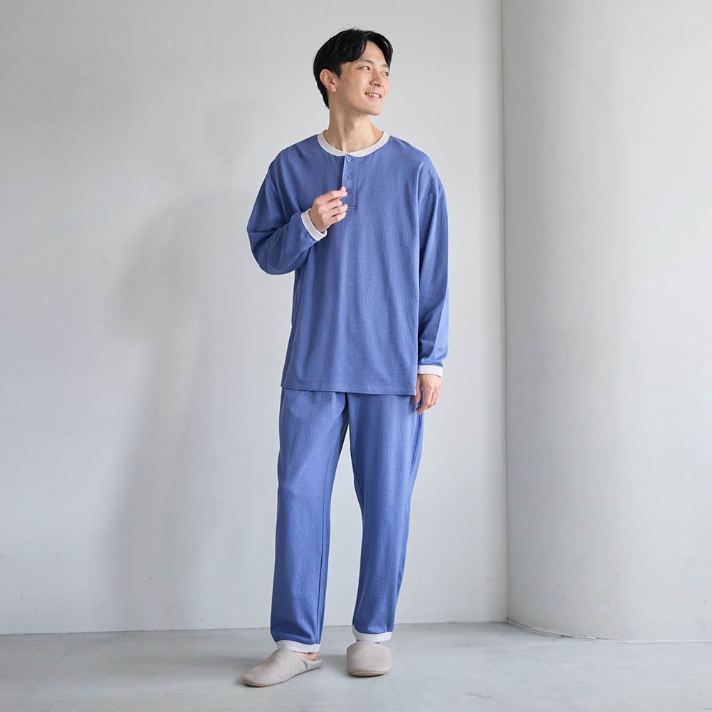 グレイッシュブルー／モデル身長176cm・Lサイズ着用