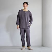 チャコール／モデル身長176cm・Lサイズ着用