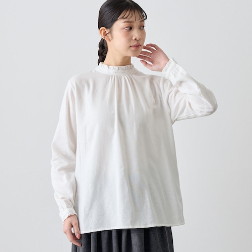 ネル素材のスタンドカラーフリルブラウス