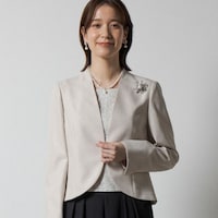 ベージュ