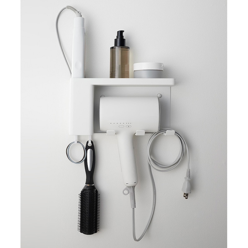 細長いものは立てる事ができるポケット付き